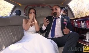 Bride Gets Fucked In Car In Front Of Her Husband