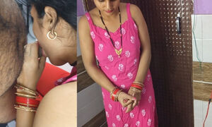 Calling her husband's friend at home, she quenched the thirst of her pink pussy