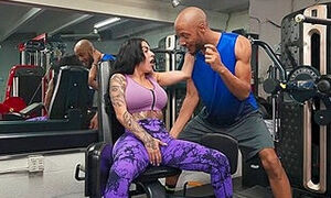 Dwayne Foxxx And The Official Egypt In Sneaky Public Gym Screw