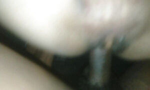 Desi milf hard squirt like a waterfall in pussy. Chut se pani nikal Dene wali chudai video
