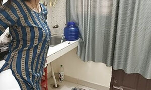 Indian Husband ne Kitchen main Biwi ko jabardasti khich ke Choda