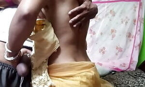 Everfirst desi bengali bhabhi in yellow saree fuck