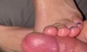 (Part 1) POV I oiled his cock and let him fuck my feet and toe cleavage. Sexy blue polish ðŸ˜ˆ