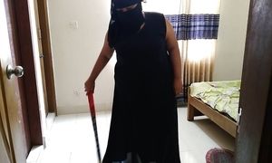 (Indian Maid Ki Jabardast Chudai malik ke beta) Indian hot Maid Fucked by the owner while sweeping house - Huge Ass Cum