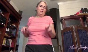 Chubby mommy amazing solo masturbation