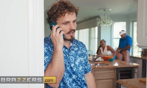 Golf Lesson Turns Naughty for Luna Star Behind Her Husband’s Back