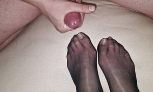 Cum on perfect france toenails black nylon feet