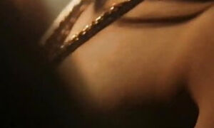 Dramatic Opening For Bollywood Actress Nude