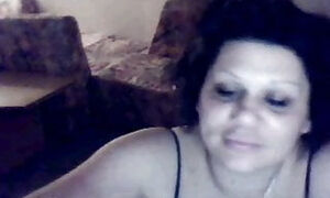 Kinky french mom expose breast on cam