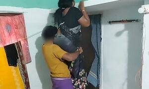 Real homemade As if to help, he has sex with Aunty