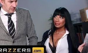 Brazzers - Monstrous Hooter coworker Valentina Ricci takes XXL british man meat