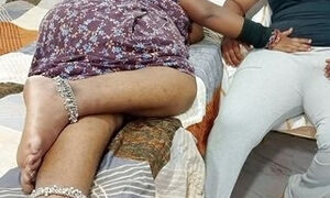 A Tamil wife Seduces her devar and made a hot session on bed