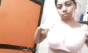 Srilankan womanfriend unwrap in washroom webcam woman