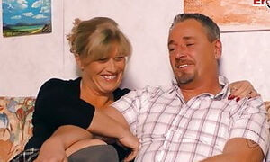 REAL GERMAN HOUSEWIFE AT THREESOME CASTING, MMF