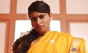 INDIAN HOT AUNTY ROMANCE WITH HER BOSS