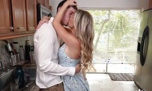 Fucking My Stepmom's Pussy Till I Creampie Her