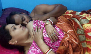 Ten 18 years My Desi indian girlfriend fuck me. Dress remove and big boob press