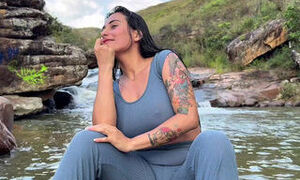Sex on the river with a stranger while my friends wait for me