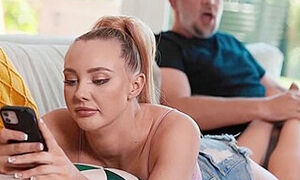 Paisley Porter - Exxtra - Curvy Dirt