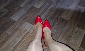 Louise Nylontease Pantyhose Shoeplay