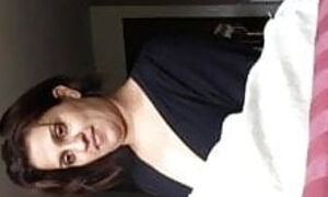 Desi MILF seduces her partner to fuck her - nice wordplay