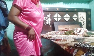 Aunty left her pussy with dildo