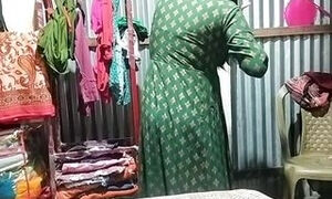 Green churidar Pe Bhabhi ki chudai kiya uski Hushband ne gud far di