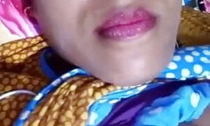 Desi bhabhi with big boobs