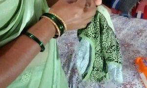 Desi Marathi Aunty mc pad changing