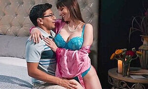 Tricking His Nearsighted Stepmom - Lexi Luna