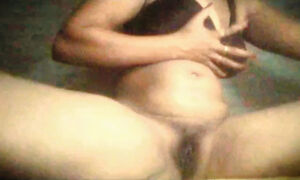 Indian Homemade Village Bhabhi Coconut Oil Bottle In Side Boor Dalte Huye Oil Bottle Masturbation In Oil King Size Bottle Desi