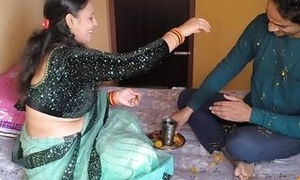 ne chod diya laddu kha ke chhoti stepsister twenty thousand mein chud gayi