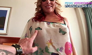 Deutsche Milf saugen und handjob meinen Schwanz sowie gibt mir rimjob&period;