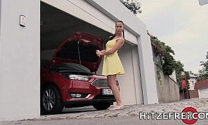 HITZEFREI German MILF Texas Patti fucks a young stud