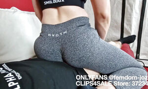 Amateur Lapdance with Big Ass in Leggings