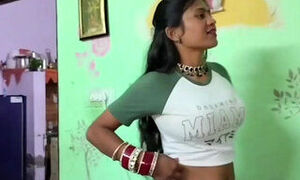 ????Desi Indian girl calls me in her kitchen, she gets very hot then audio sex