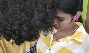 Vaishnavy shirt open and red bra show romance with Sharun Raj, Mallu couple dress open romance, Hot boobs kissing romance