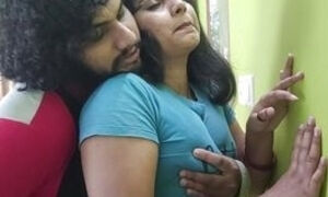 Tacks and t shirt romance with pussy fingering of Vaishnavy and Sharun Raj, Mallu hot couple fingering romance, Hot couple love