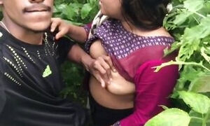 Devar and Bhabhi secretly go to the jungle and have sex, the fun is different
