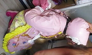 pink rubberwhore gives head
