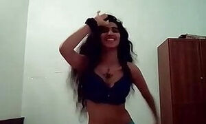 Nelly dancer 9a7ba Amina 1