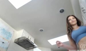 Dani Daniels shakes her perfect ass