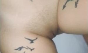 Fucks her pussy and finishes quickly