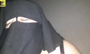 Niqab ample titts