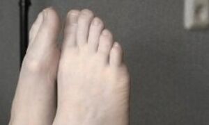 Women's toes